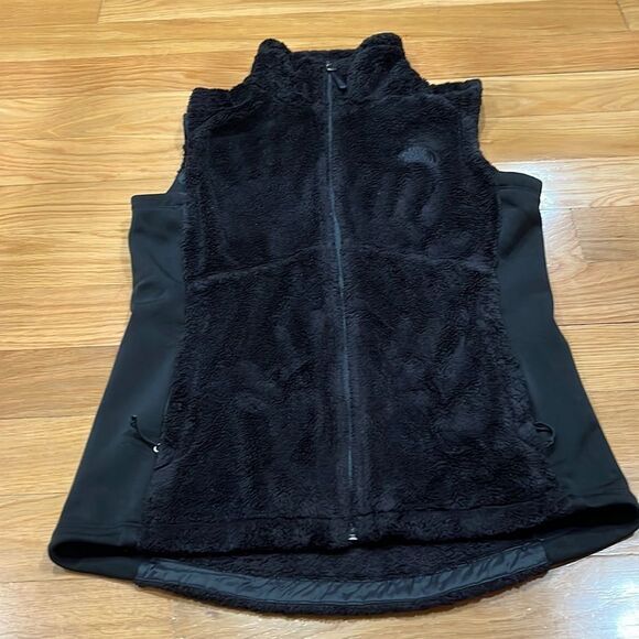 The  north face women’s black fleece vest size medium. - Picture 1 of 7